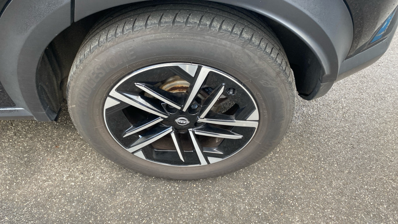 Nissan Juke 1.0 DiG-T N-Connecta 5dr DCT Petrol Hatchback